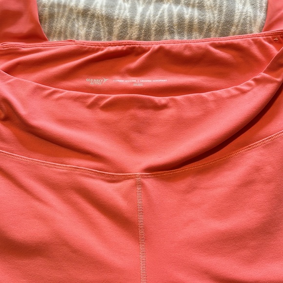 Old Navy Elevate Leggings - Picture 2 of 5